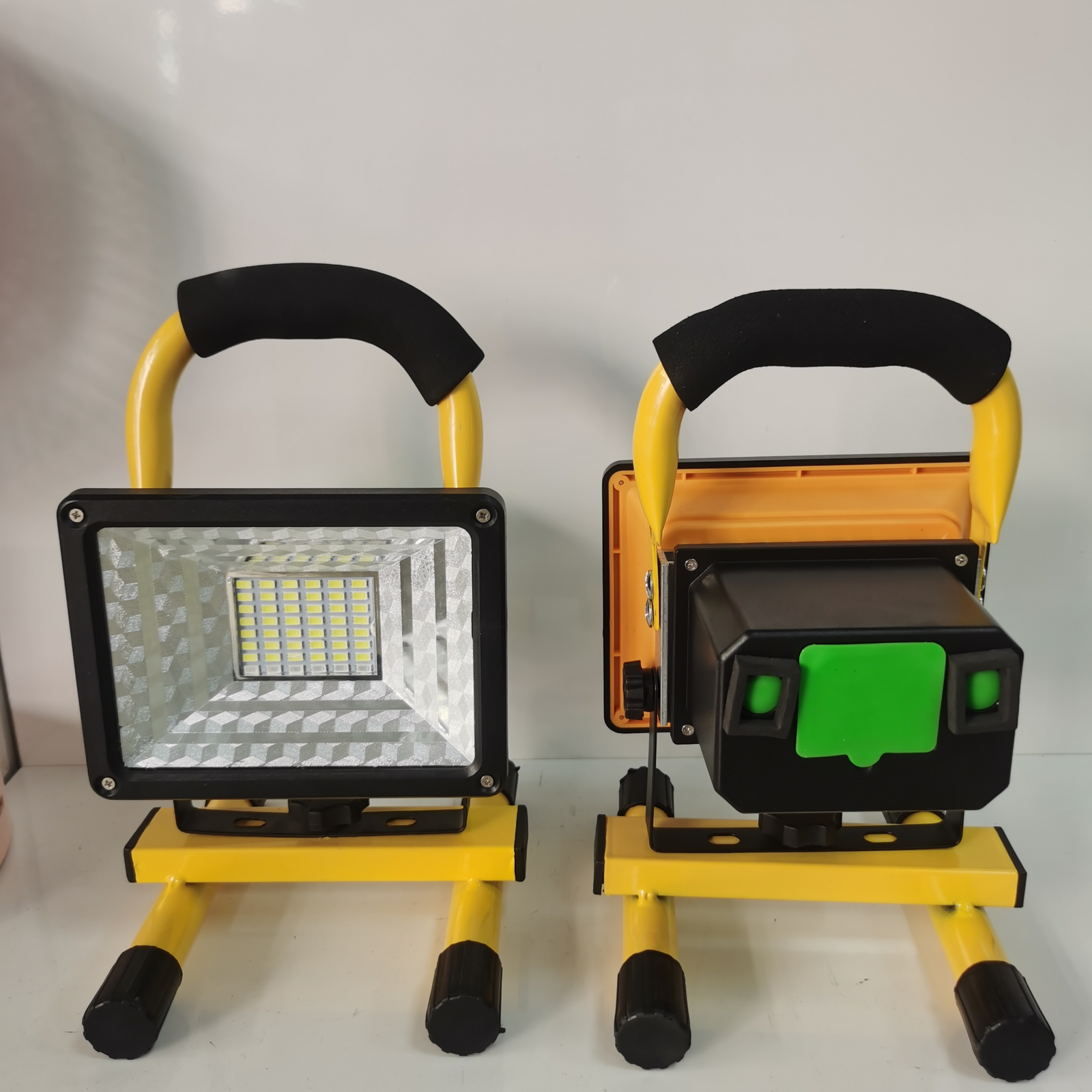 图片5 MW-13 50W Rechargeable Floodlight (48 Beads) - Image 1